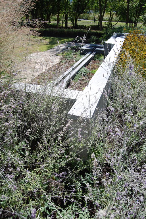 Michael_Singer_FDA_healing_garden_12