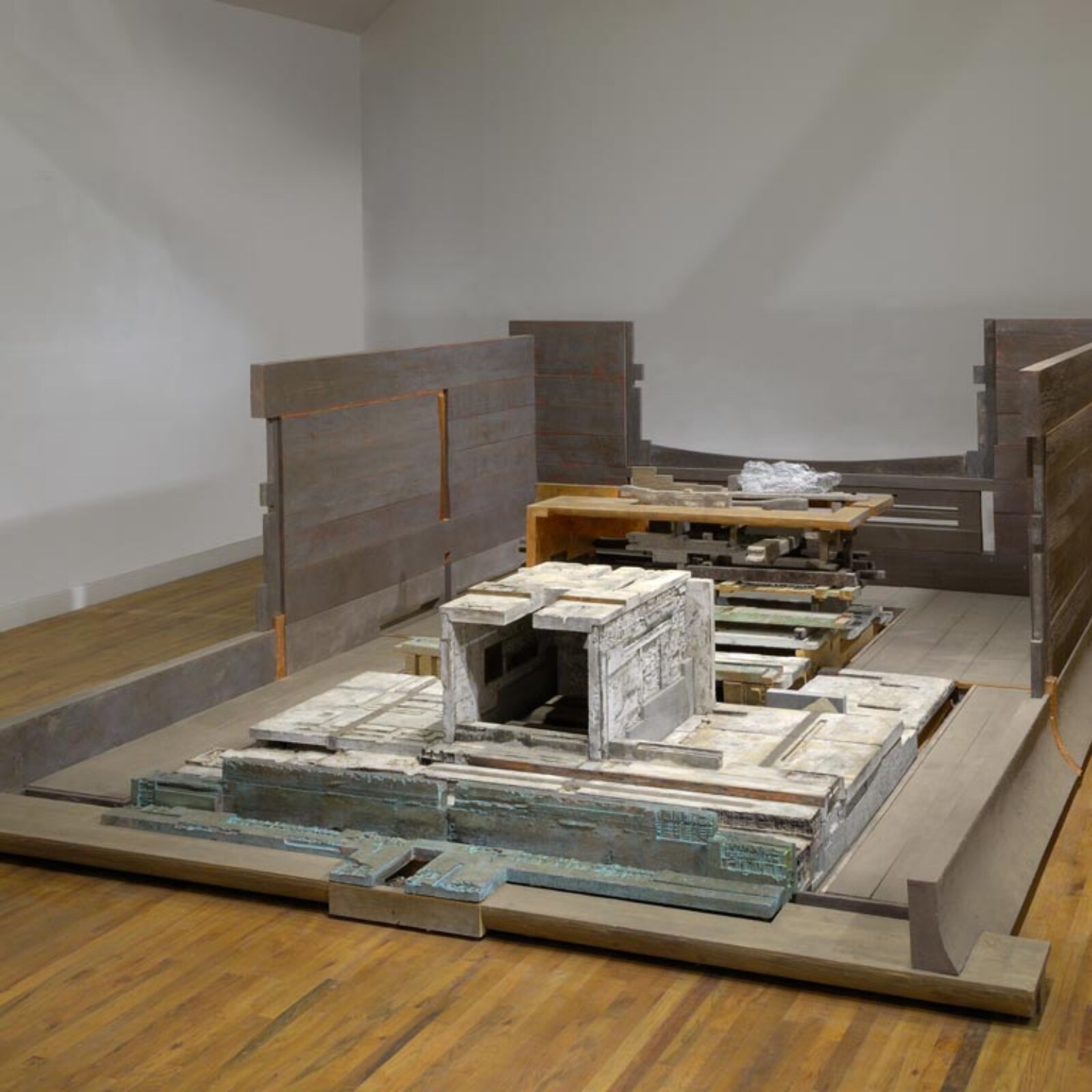 Michael_Singer_New_indoor_Sculpture_thumb3