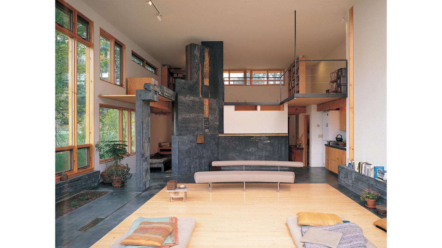 Singer_Studio_Huber_House_05DSK