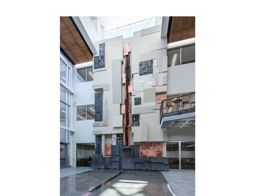Michael_Singer_Interior_Sculpted_Wall_12