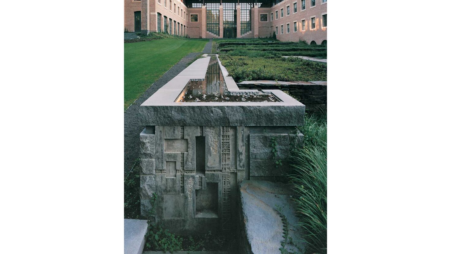 Singer_Studio_Becton_Courtyard_Becton-CtYd-10_Destop_Web-1