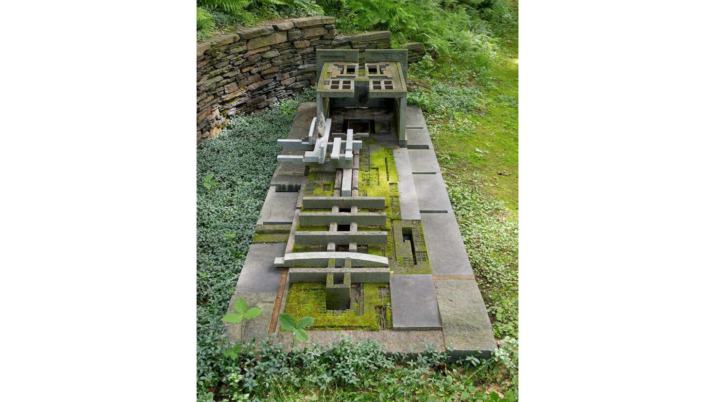 Singer_Studio_Conway_Sculpted_Garden_DSC3210-2_Desktop_Web