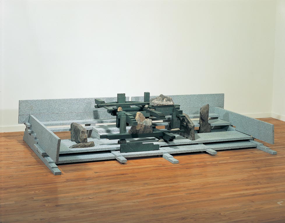 Michael_Singer_Sculpture_First_Gate-Ritual_1982