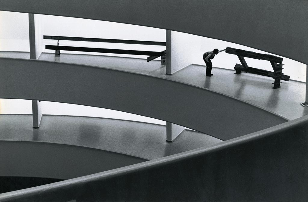 Michael_Singer_Sculpture_Guggenheim_ten-young-artist