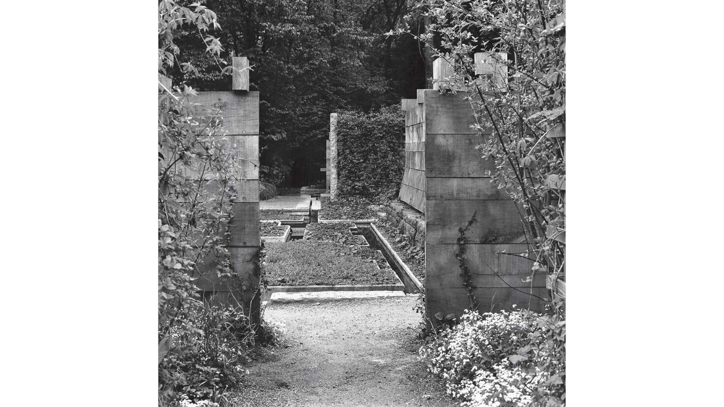 Singer_Studio_Stuttgart_Memorial_Garden_Stuttgart-6_Desktop_Web